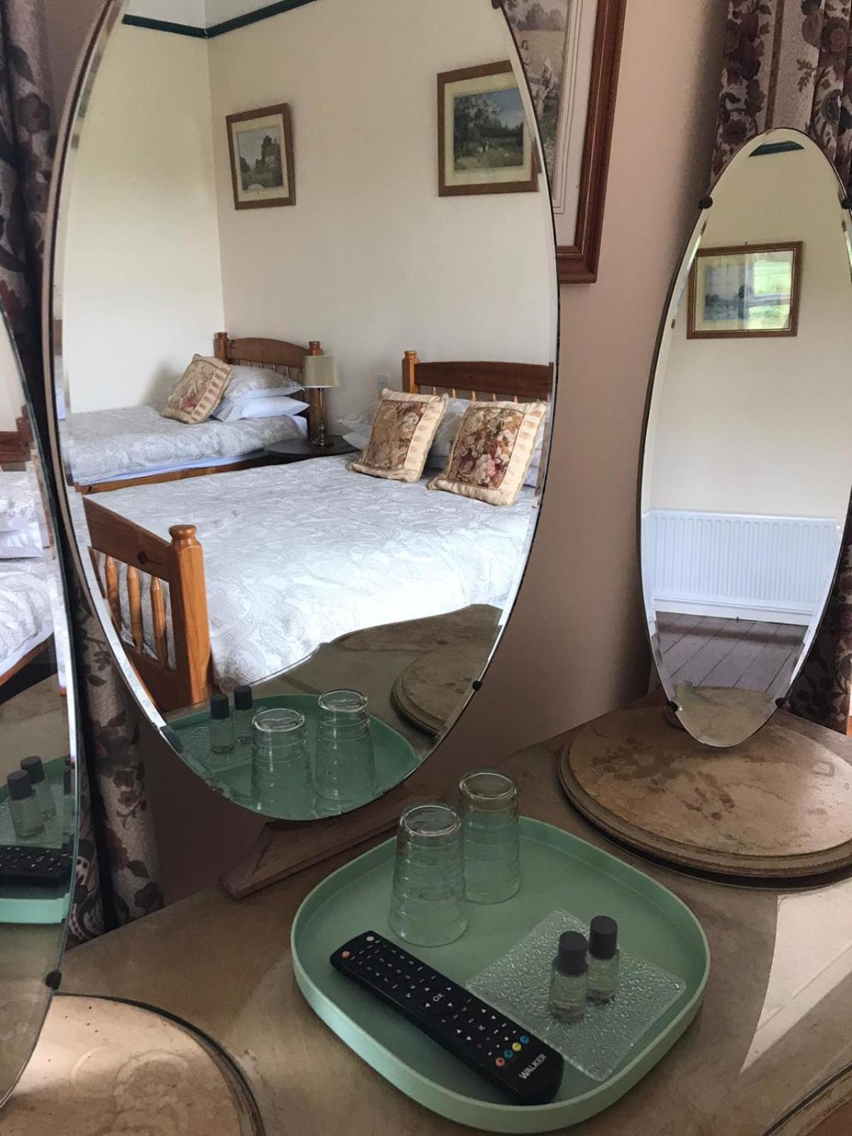 Kilburn House B&B Milltown  Екстериор снимка