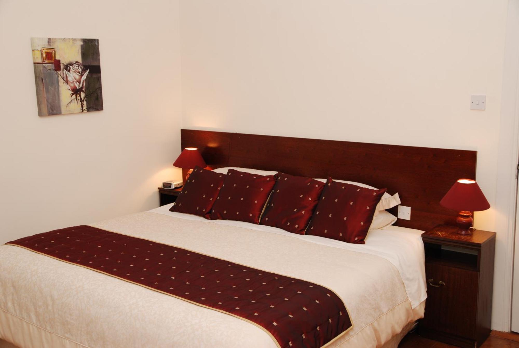 Kilburn House B&B Milltown  Екстериор снимка