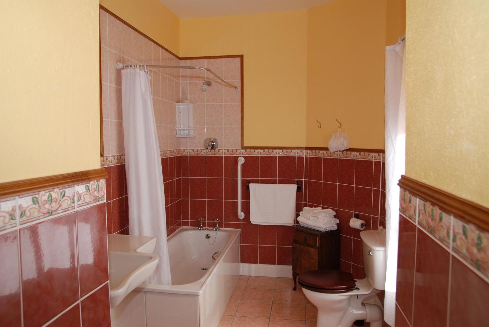 Kilburn House B&B Milltown  Екстериор снимка